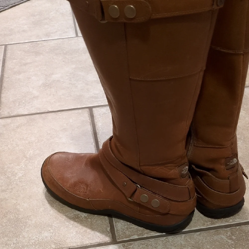 The North Face Tan Boots‎
